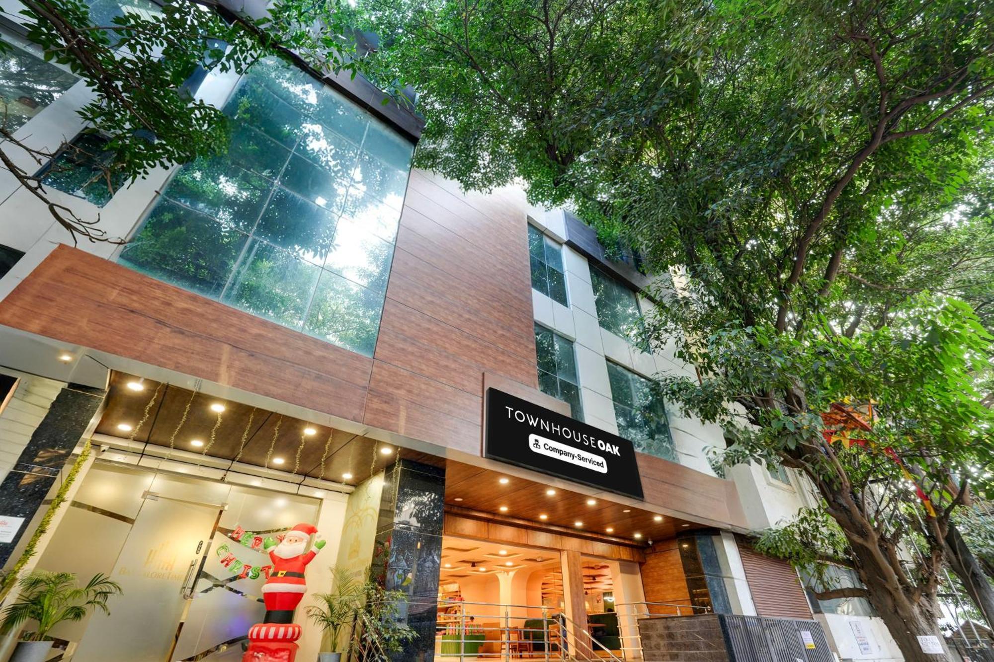 Super Townhouse Oak Aecs Formerly Bangalore Times Экстерьер фото