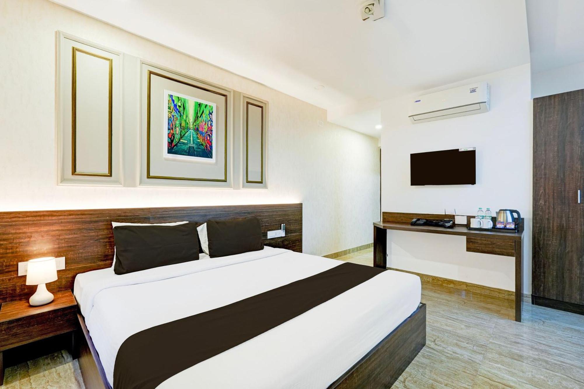 Super Townhouse Oak Aecs Formerly Bangalore Times Экстерьер фото