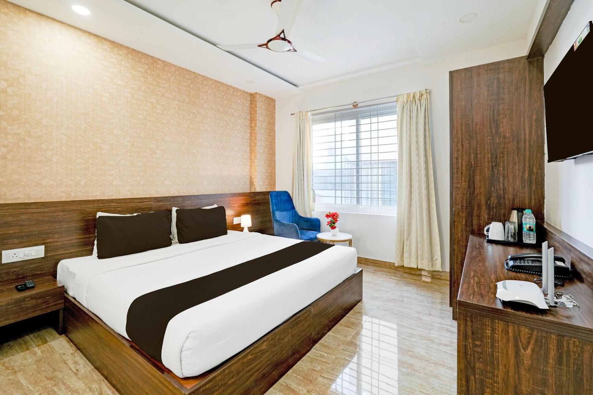Super Townhouse Oak Aecs Formerly Bangalore Times Экстерьер фото