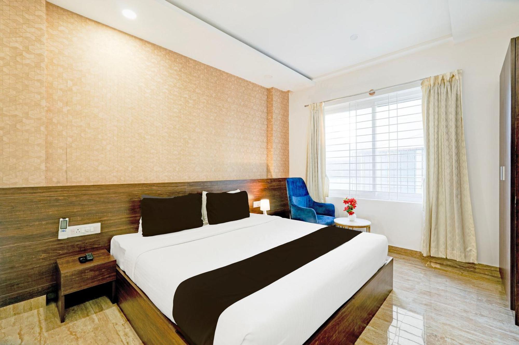 Super Townhouse Oak Aecs Formerly Bangalore Times Экстерьер фото